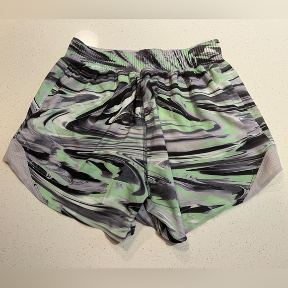 Lululemon Hotty Hot High-Rise Short 4" *Special Edition Paint Glide Warp Multi 4 - Picture 6 of 9